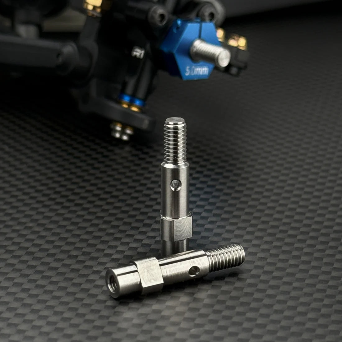 R1WURKS 900125 Titanium Hex Adapter Axles, Front