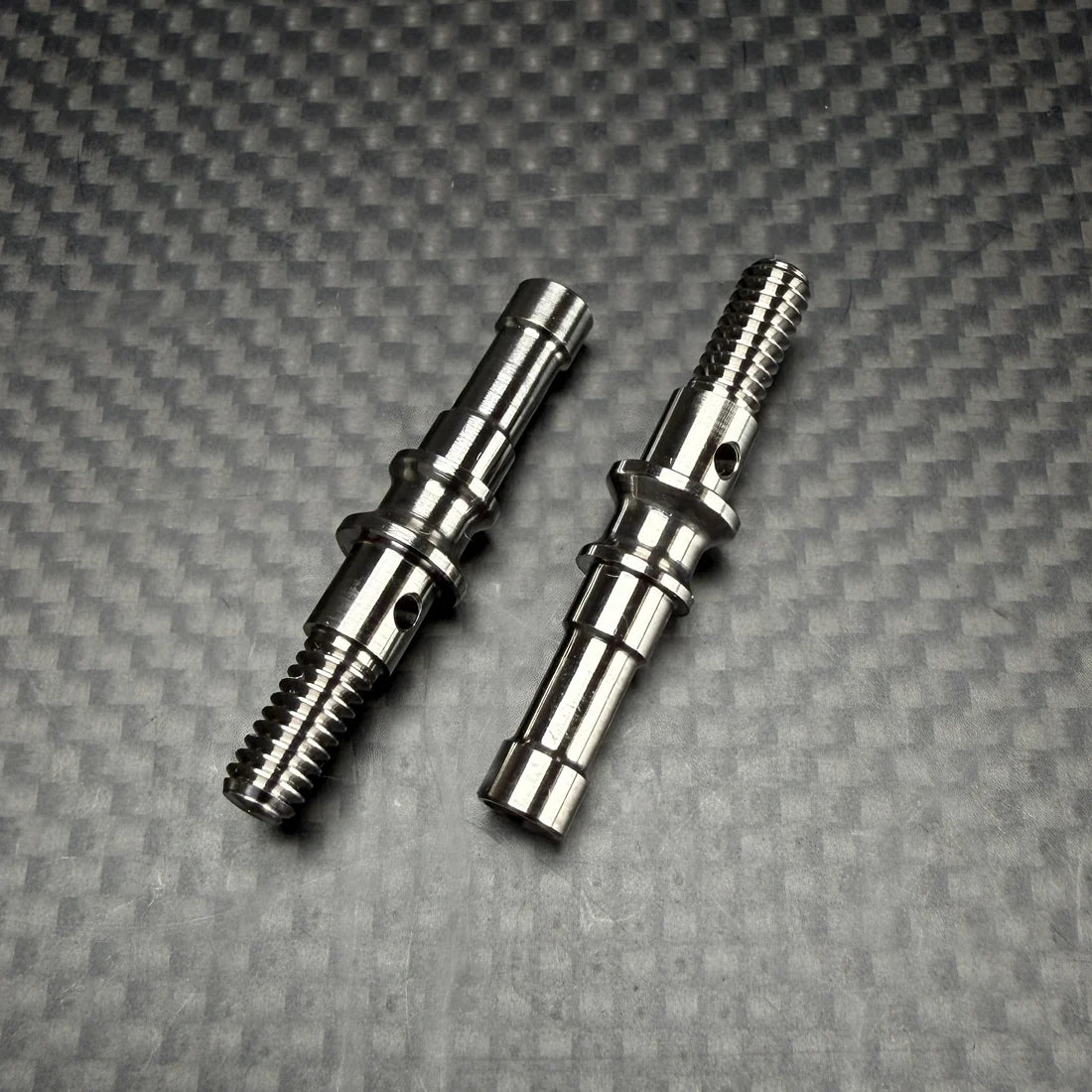 R1WURKS 900316-S (Compatible with RC10®) Titanium Hex Adapter Axles, Front