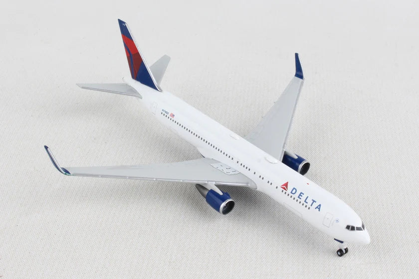 HERPA HE535335 DELTA 767-300 1/500