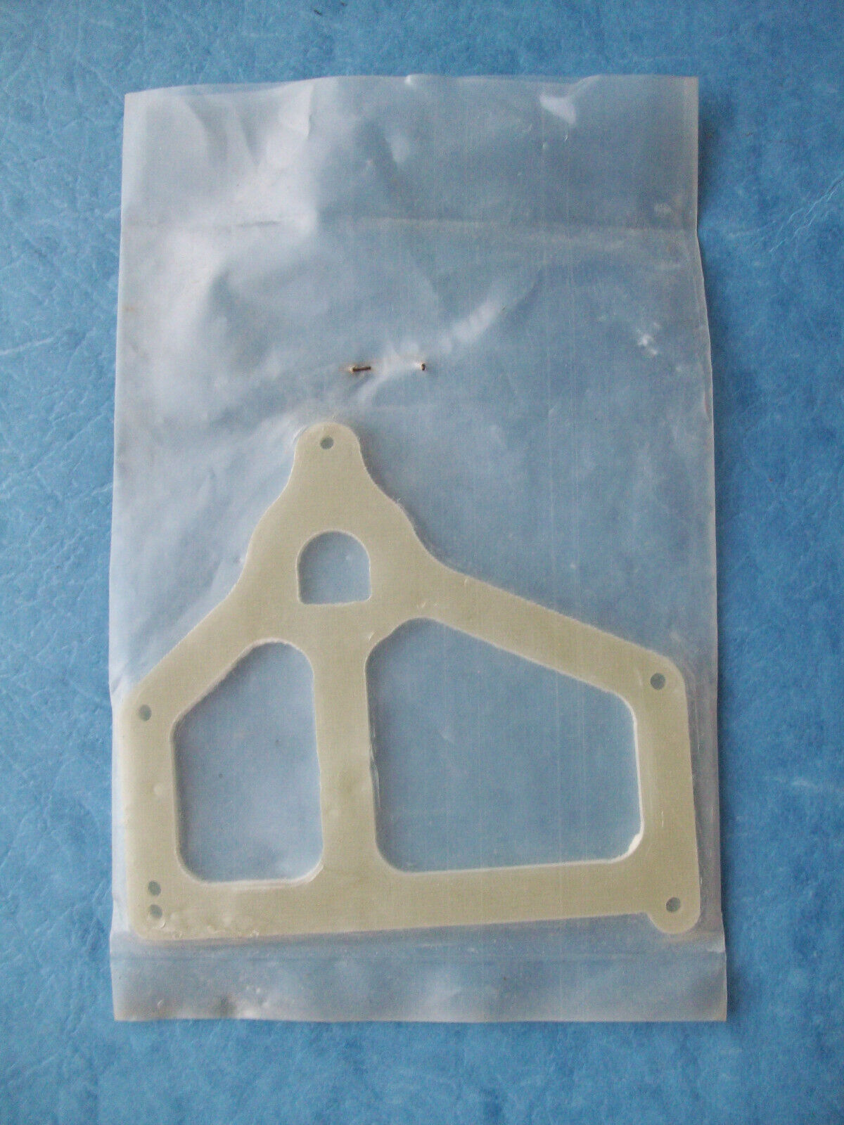 ASSOCIATED 8200 *DISCONTINUED Fiberglass Upper Brace