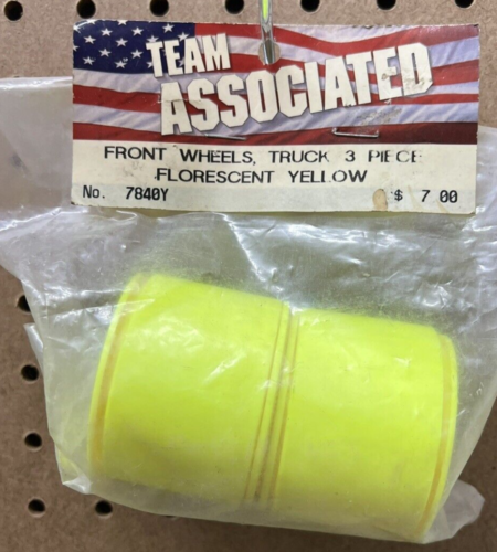 ASSOCIATED 7800Y TRK Rear Wheel F Yellow 3 Piece Only Fits 1/4" Axles
