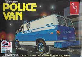 AMT 1123/12 1/25 Chevy Police Van NYPD