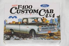 MOEBIUS 1236 1/25 1966 Ford F100 Custom Cab 4x4