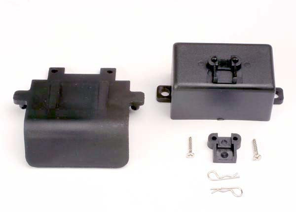 TRAXXAS 4132 Bumper (rear)/ battery box/ body clips (2), EZ-Start mount, 3x10CST (2)