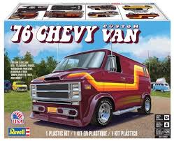 REVELL 85-4490 1/25 1976 Chevy Custom Van