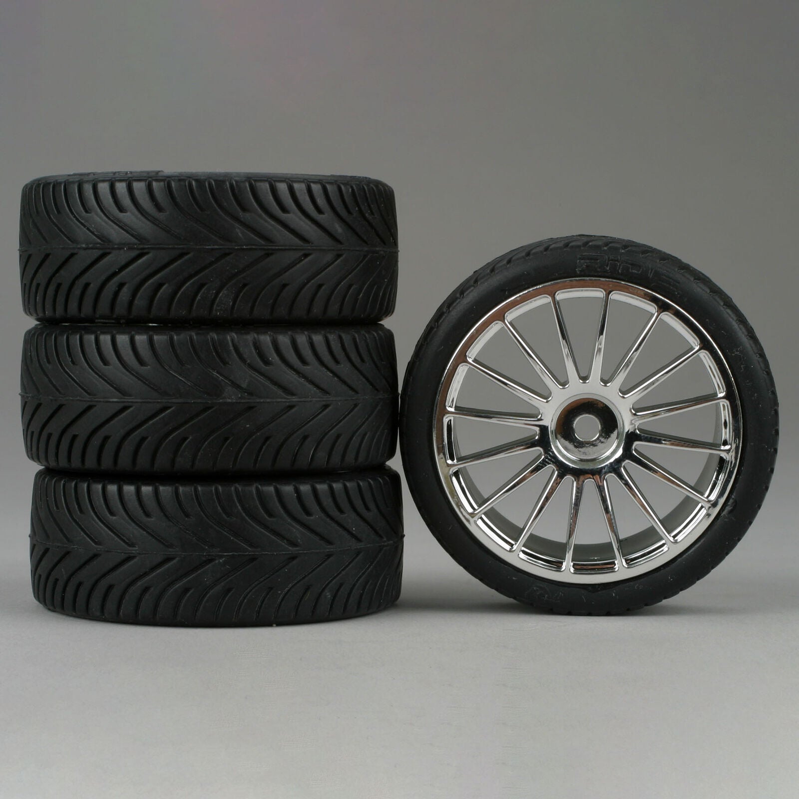 DURATRAX DTXC2808 16-Spoke Chrome Wheel, Radial (4)