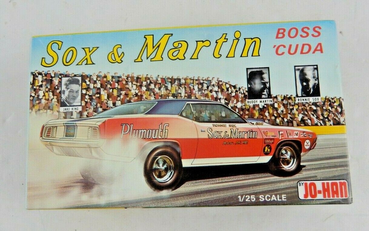 JO-HAN GC-1800 Sox & Martin Boss Cuda 1:25 Scale Model Kit