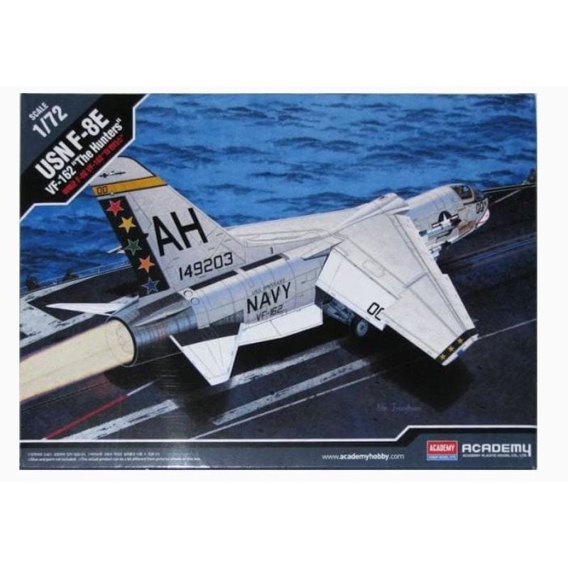 ACADEMY 12521 1/72 USN F-8E VF-162 "The Hunters"