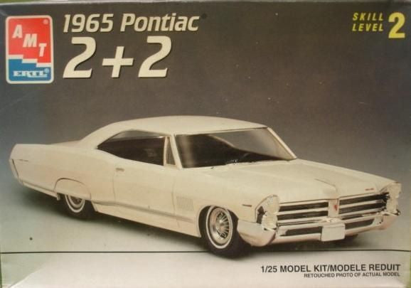 AMT 6629 1/25 1965 Pontiac 2+2 Model Kit