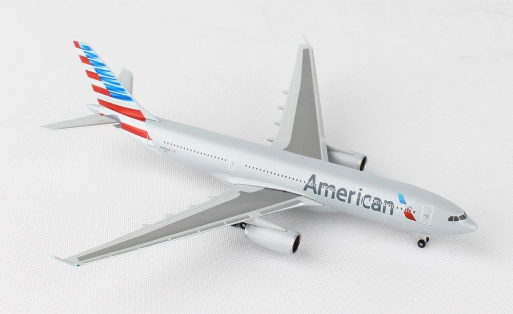 DARON HE529648 HERPA AMERICAN A330-200 1/500 NEW LIVERY