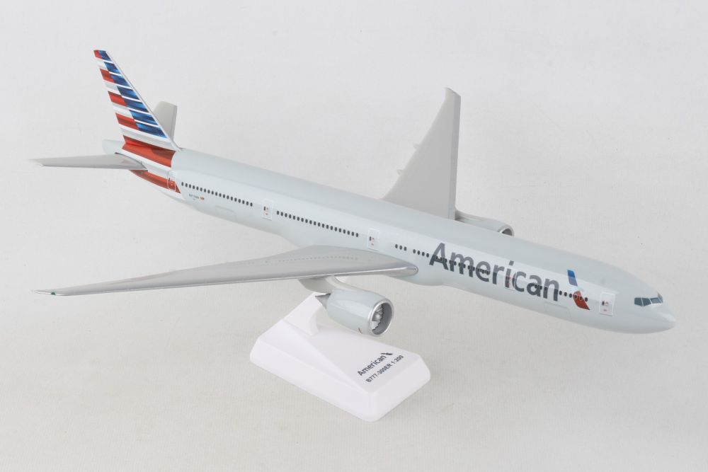DARON LP8229 777-300 AMERICAN 1/200