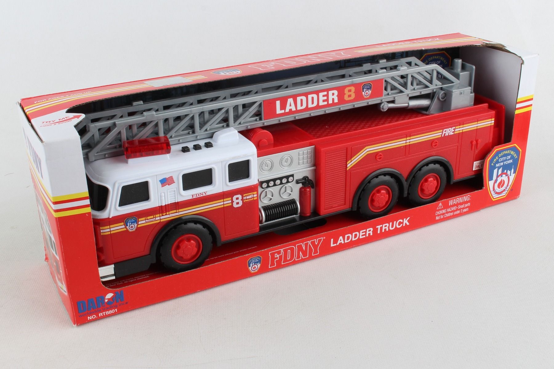 DARON RT8801 FDNY LADDER TRUCK W/LIGHTS & SOUND