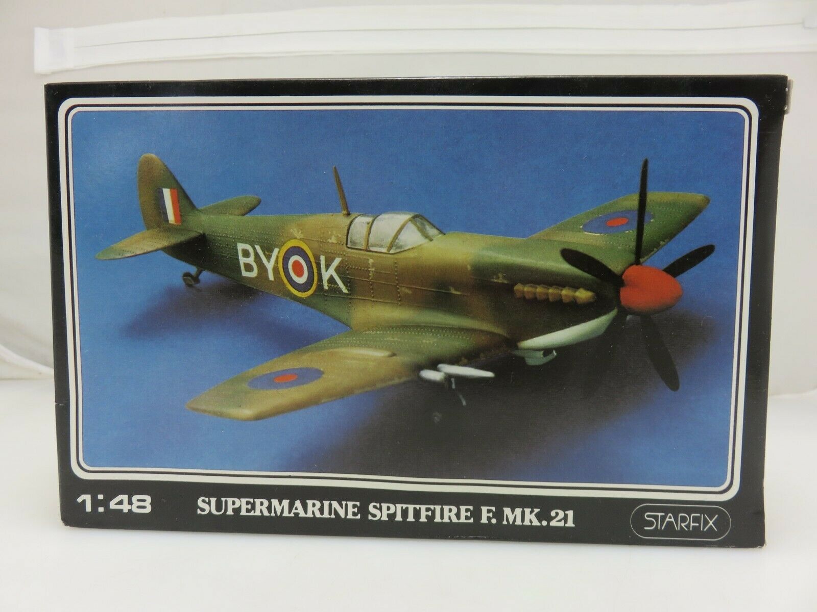 STARFIX 709/03 1/48 Supermarine Spitfire F.MK.21 Plastic Model Airplane