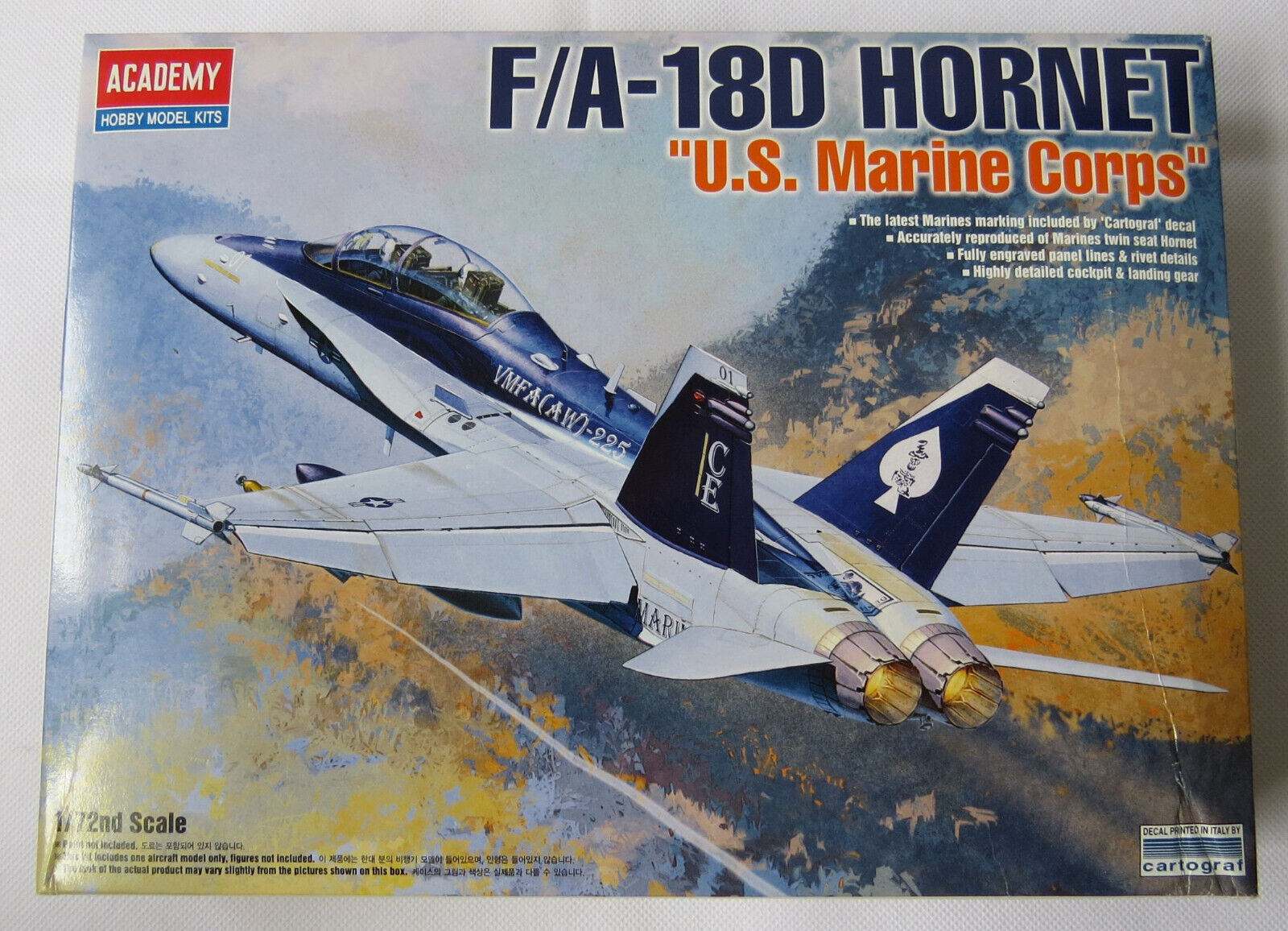 ACADEMY 12422 1/72 F/A-18D Hornet "U.S. Marine Corps"