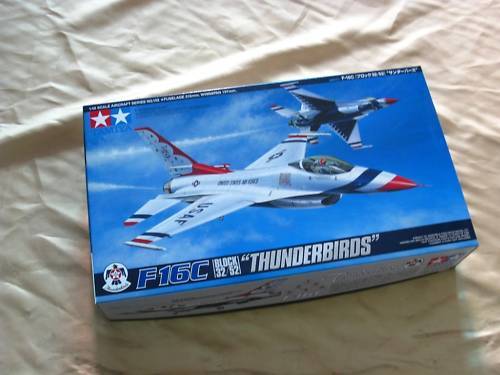 TAMIYA 61102 1/48 General Dynamics F-16 C (Block 32/52) "Thunderbirds"