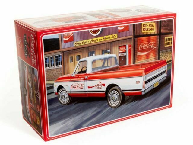 AMT 1231 1972 Chevy Pickup with Vending Machine & Crates