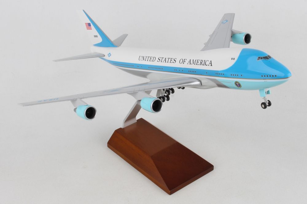 SKYMARKS SKR5005 Air Force One VC25 1/200 with Gear & Wood Stand